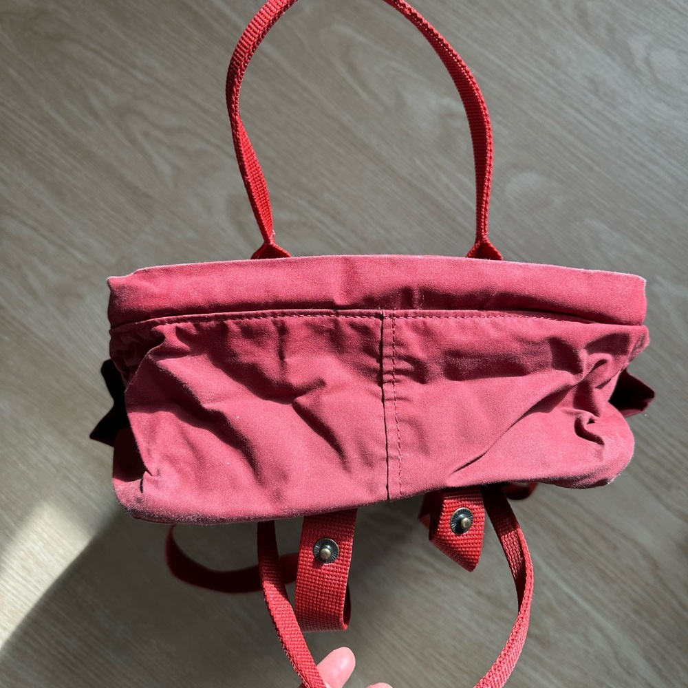 🦊 Kånken Red Backpack - Picture 5 of 7